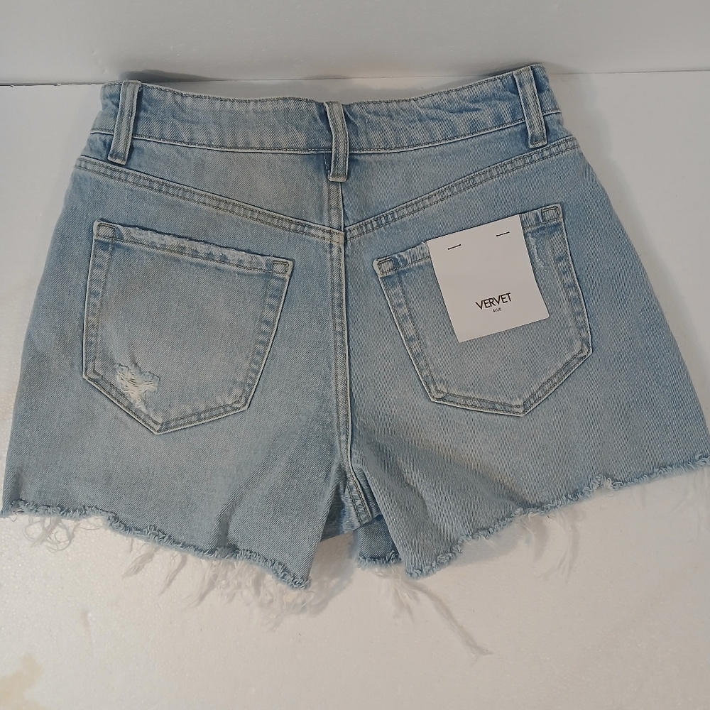 NWT Vervet Blue Light Wash High-Rise Distressed Denim Shorts Size:Small